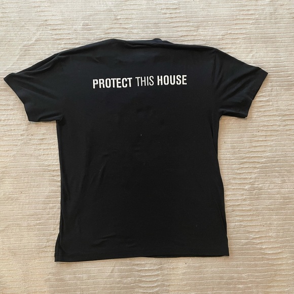 Under Armour Tee Size Small - Picture 4 of 4